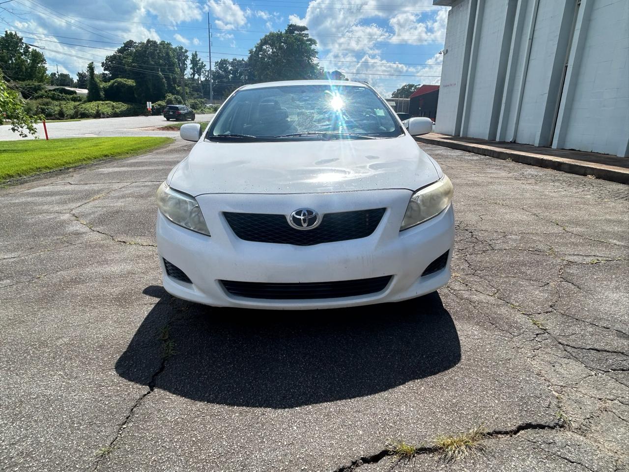 Toyota Corolla Base 5-Speed MT 2010
