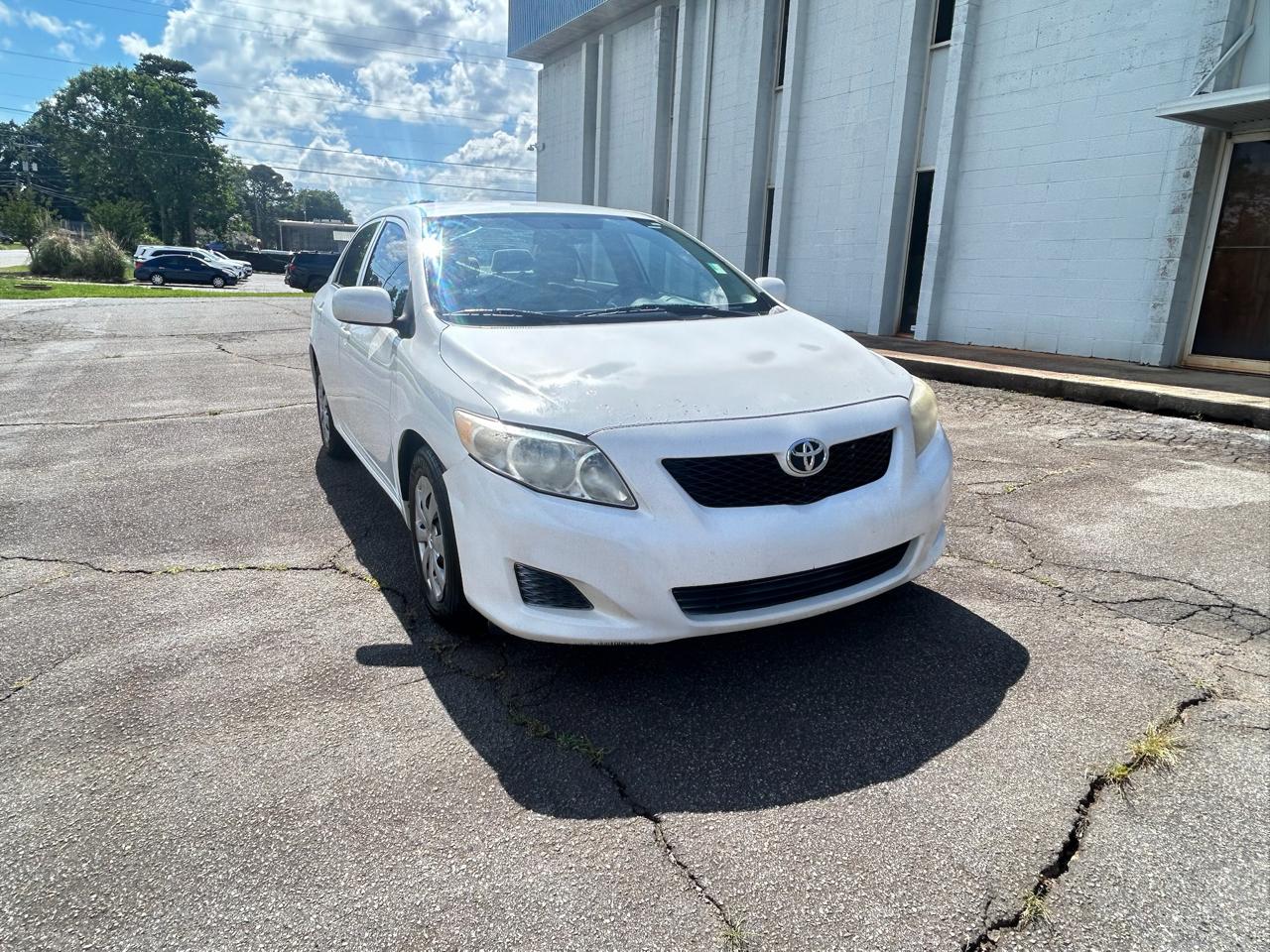 Toyota Corolla Base 5-Speed MT 2010
