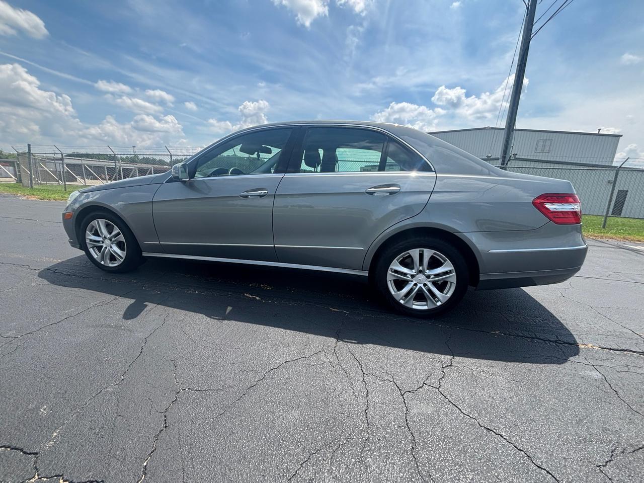 Mercedes-Benz E-Class E350 Sedan 4MATIC 2011