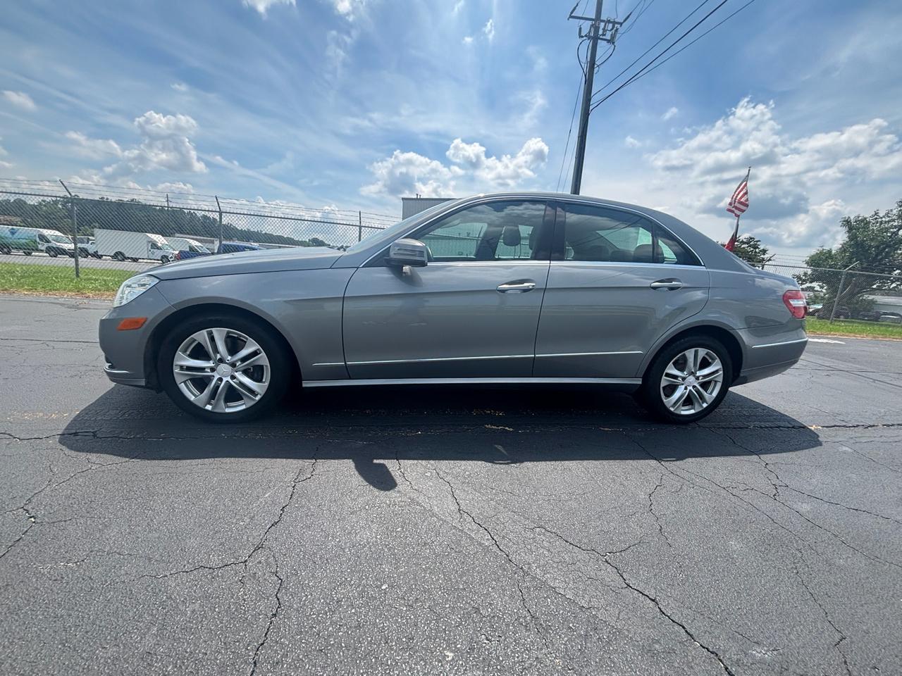 Mercedes-Benz E-Class E350 Sedan 4MATIC 2011