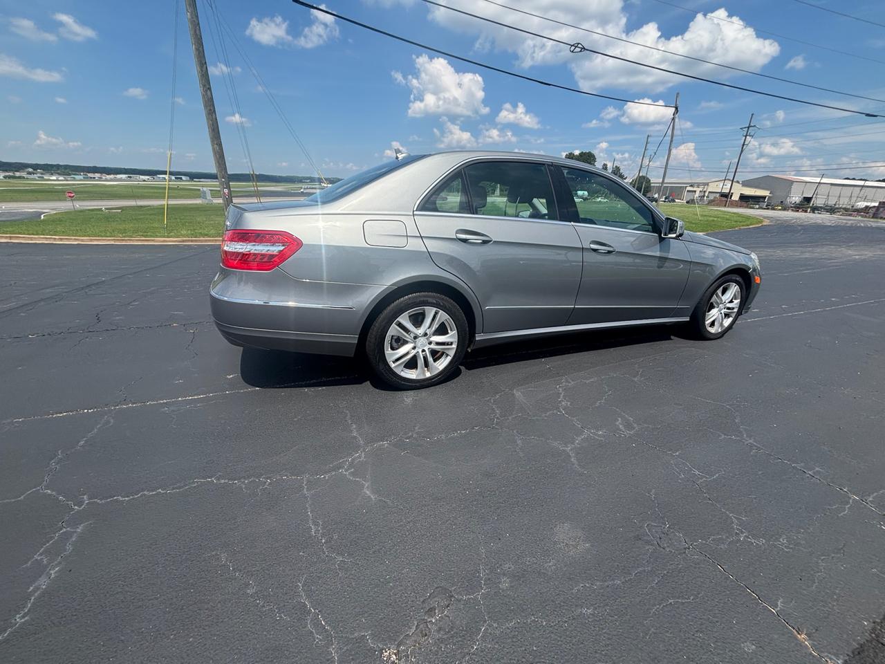 Mercedes-Benz E-Class E350 Sedan 4MATIC 2011