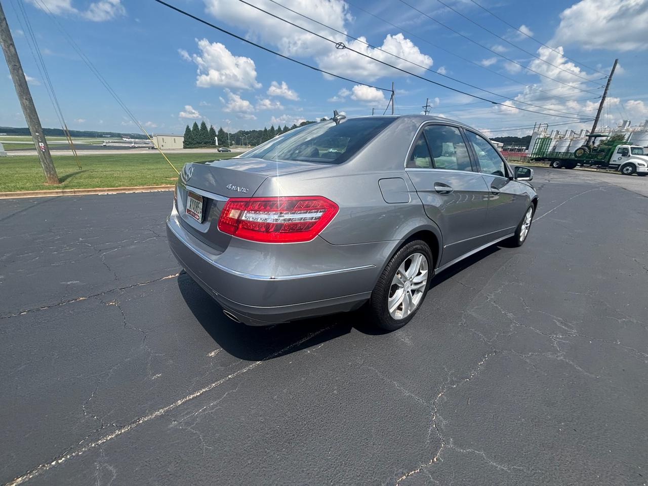 Mercedes-Benz E-Class E350 Sedan 4MATIC 2011
