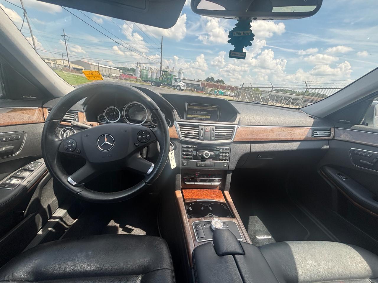 Mercedes-Benz E-Class E350 Sedan 4MATIC 2011