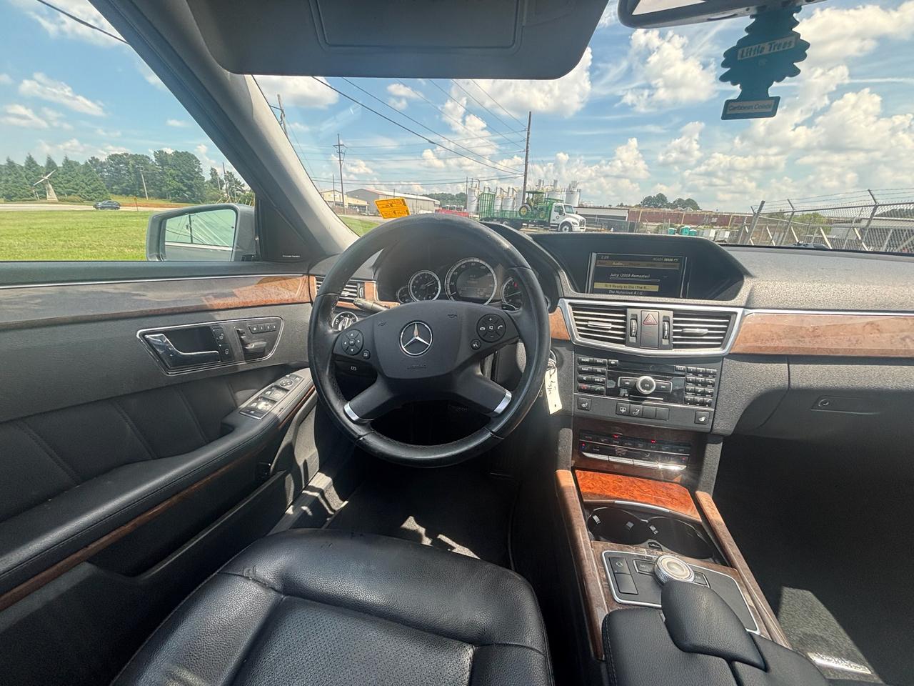 Mercedes-Benz E-Class E350 Sedan 4MATIC 2011