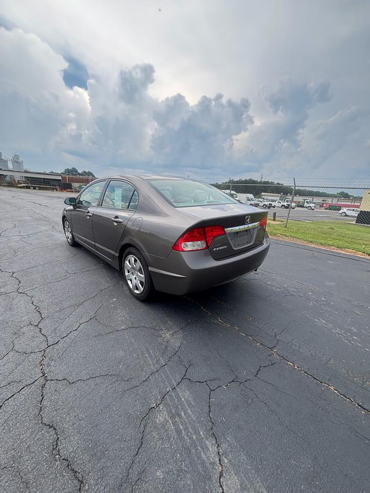 Honda Civic LX Sedan 5-Speed AT 2010