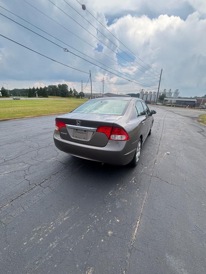 Honda Civic LX Sedan 5-Speed AT 2010