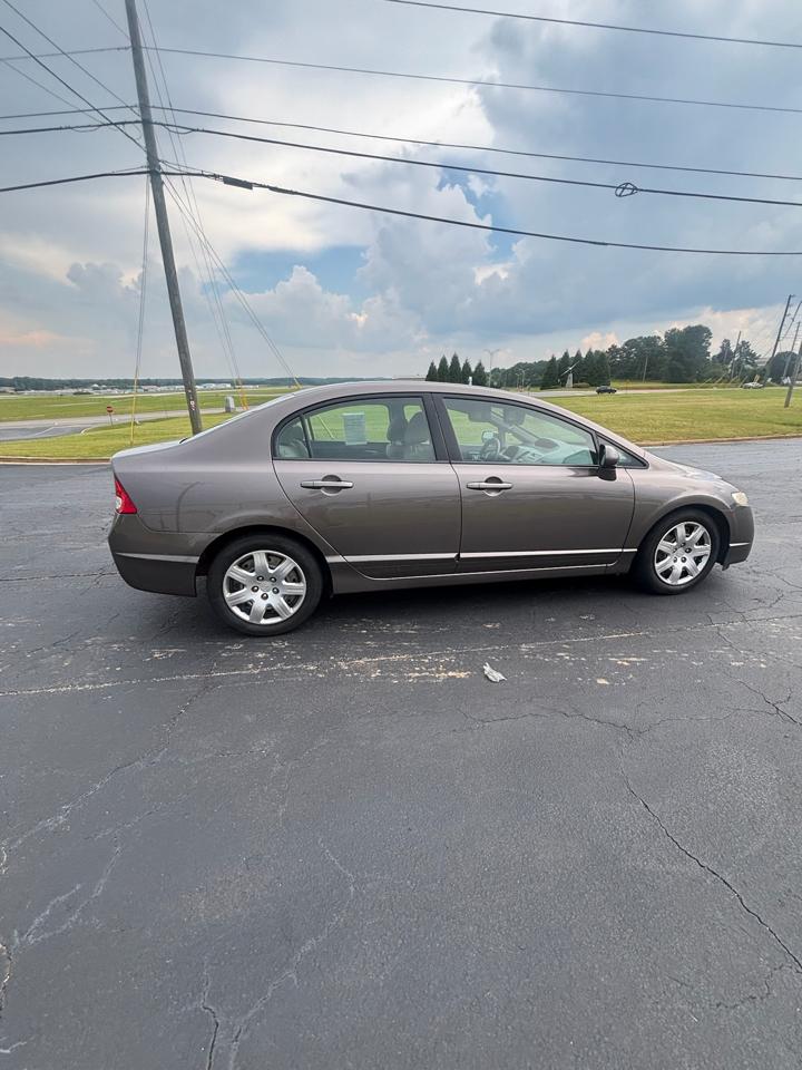 Honda Civic LX Sedan 5-Speed AT 2010