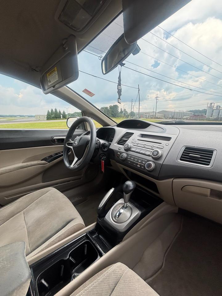 Honda Civic LX Sedan 5-Speed AT 2010