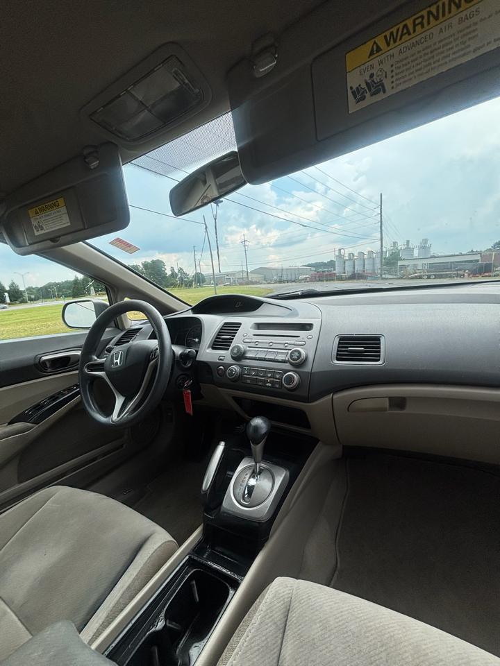 Honda Civic LX Sedan 5-Speed AT 2010