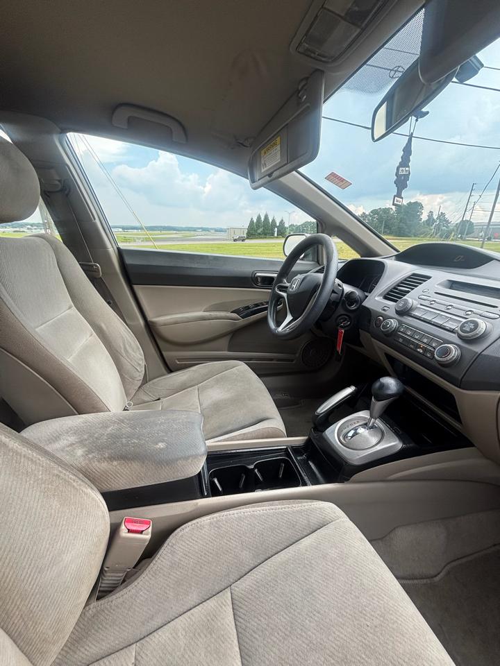 Honda Civic LX Sedan 5-Speed AT 2010