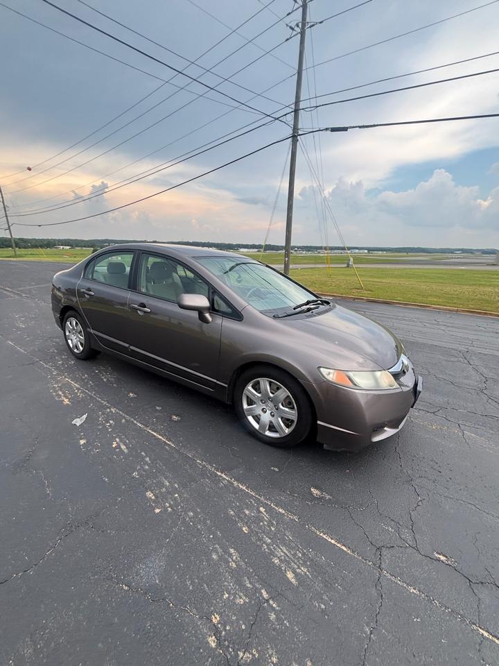Honda Civic LX Sedan 5-Speed AT 2010
