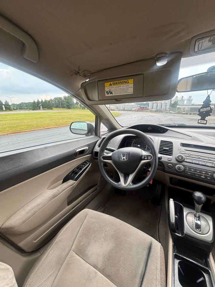 Honda Civic LX Sedan 5-Speed AT 2010