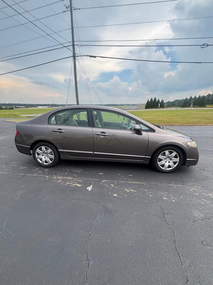 Honda Civic LX Sedan 5-Speed AT 2010