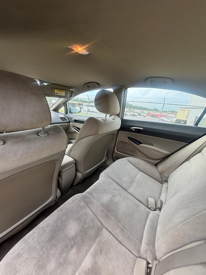 Honda Civic LX Sedan 5-Speed AT 2010