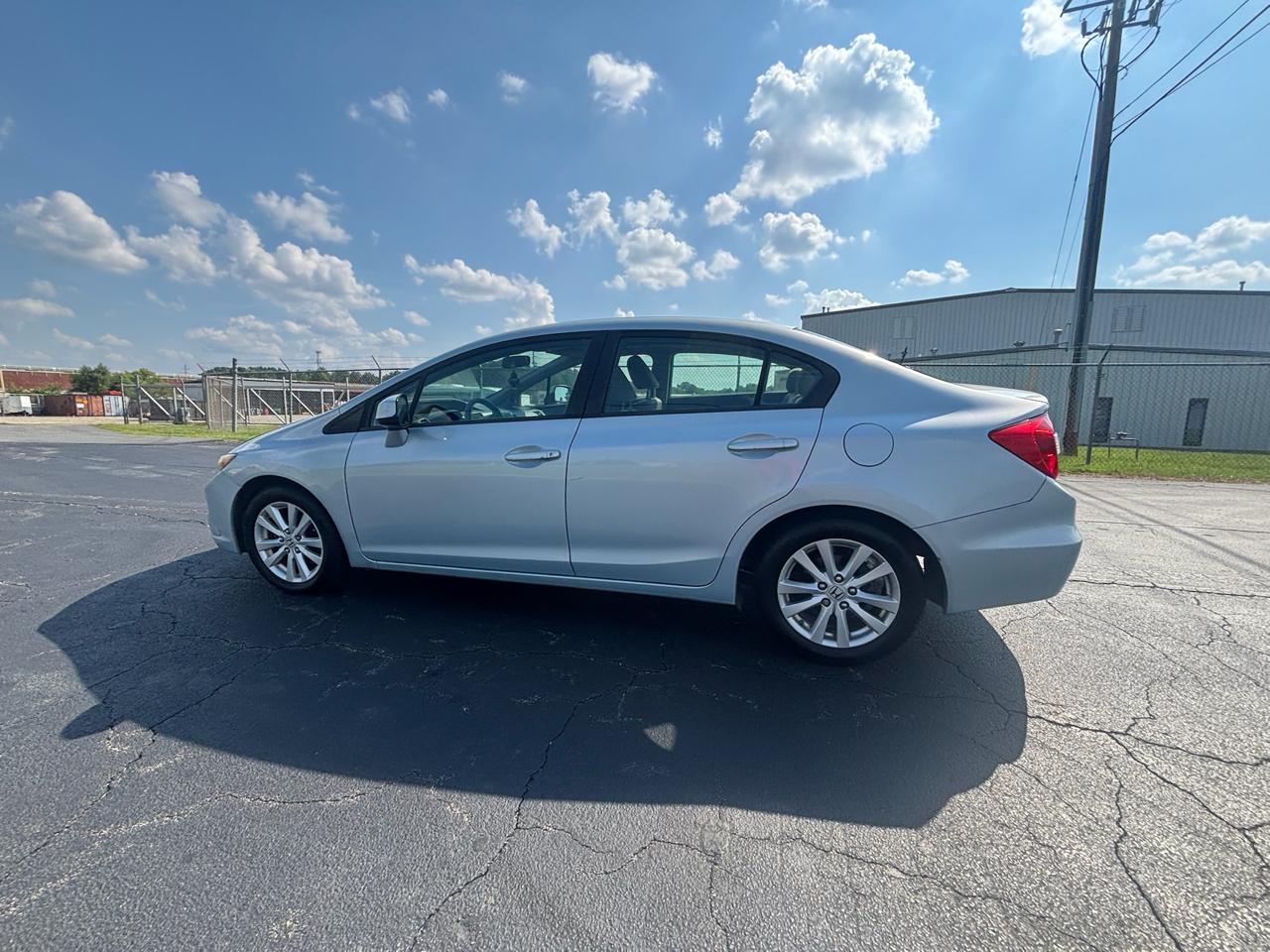 Honda Civic EX Sedan 5-Speed AT 2012