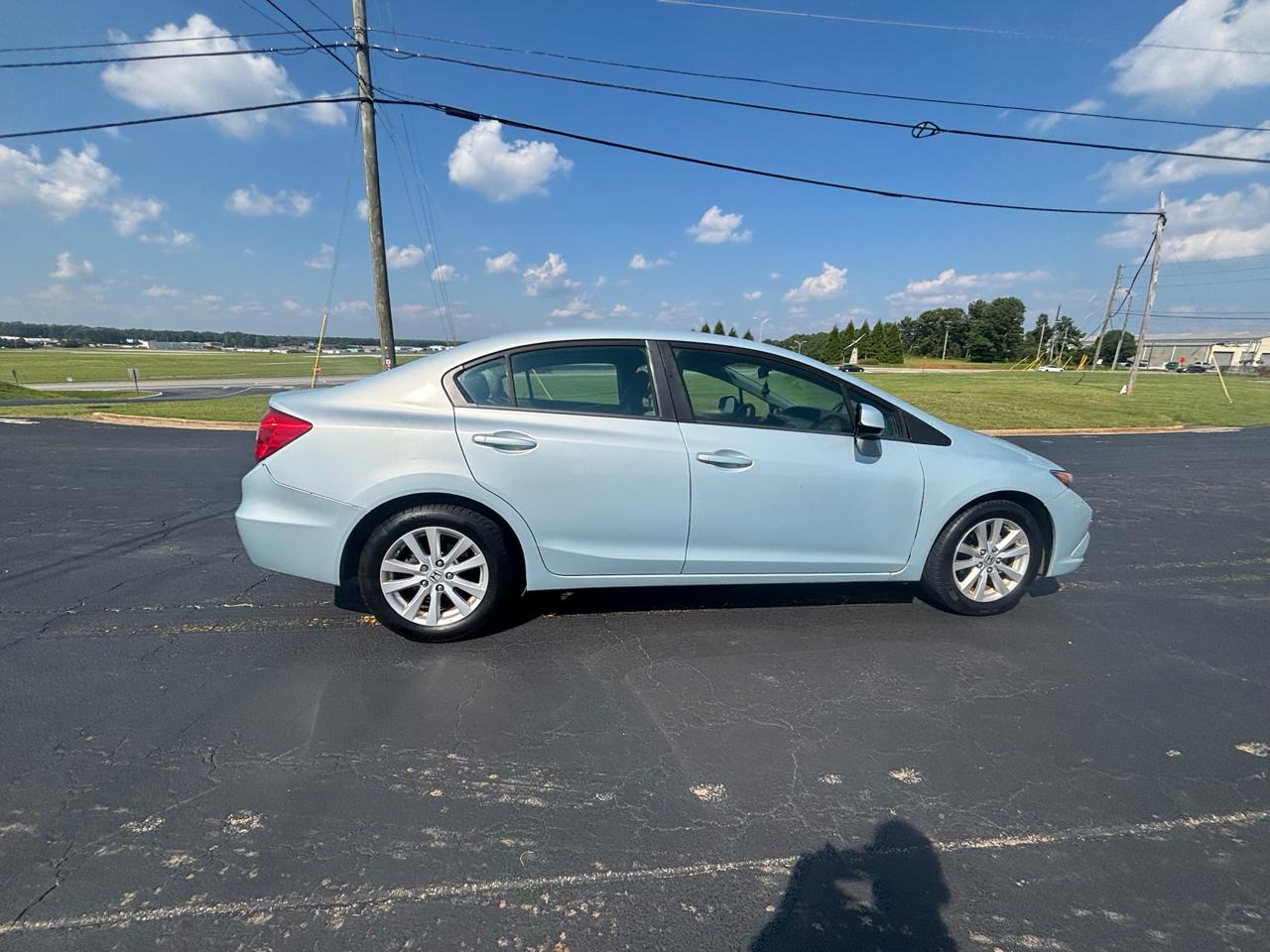 Honda Civic EX Sedan 5-Speed AT 2012