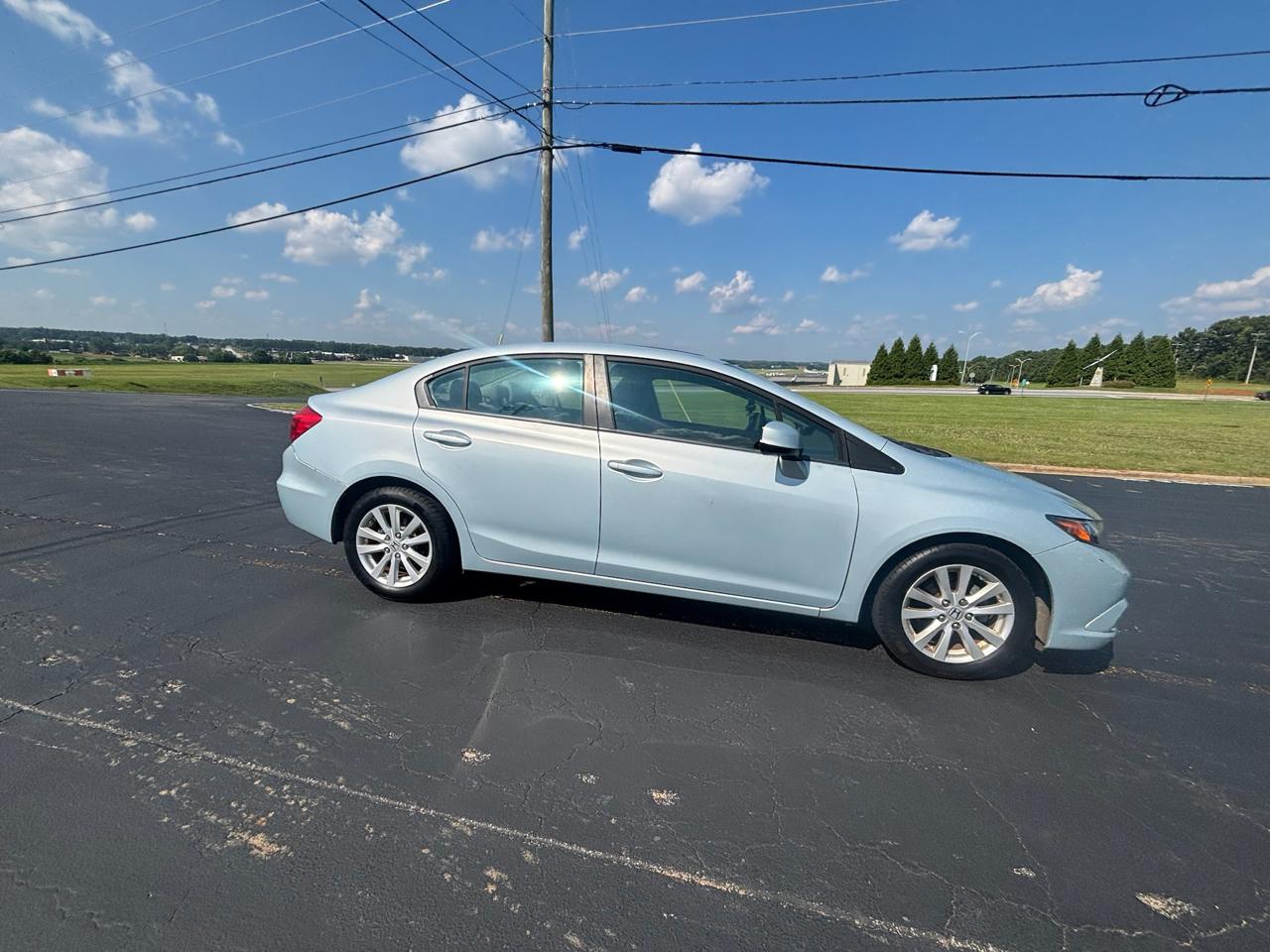 Honda Civic EX Sedan 5-Speed AT 2012