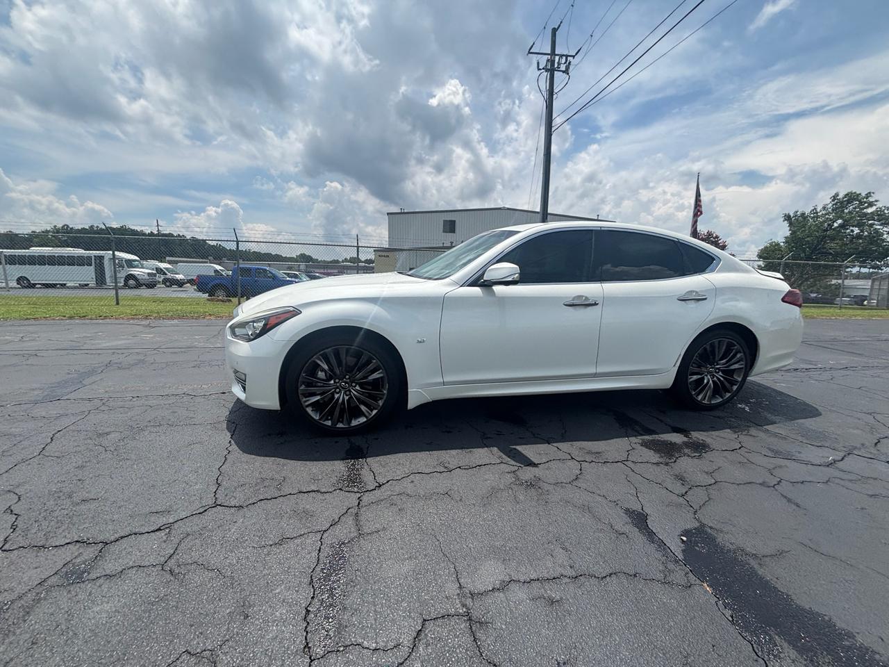 Infiniti Q70 37 2016