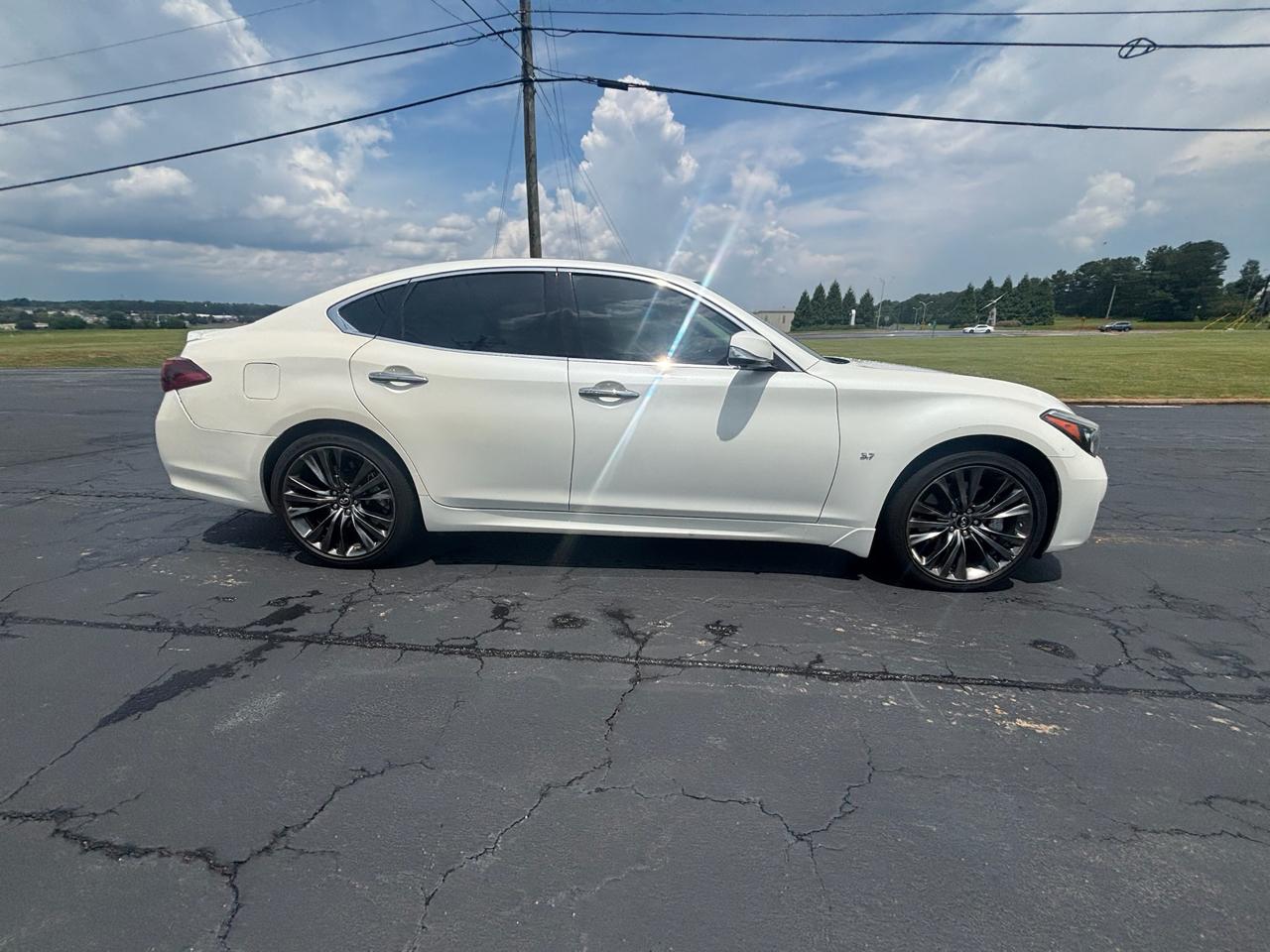 Infiniti Q70 37 2016