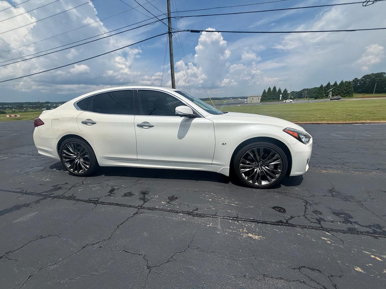 Infiniti Q70 37 2016