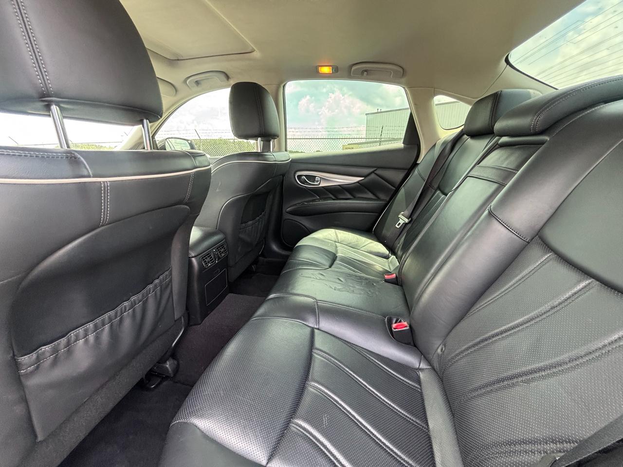 Infiniti Q70 37 2016