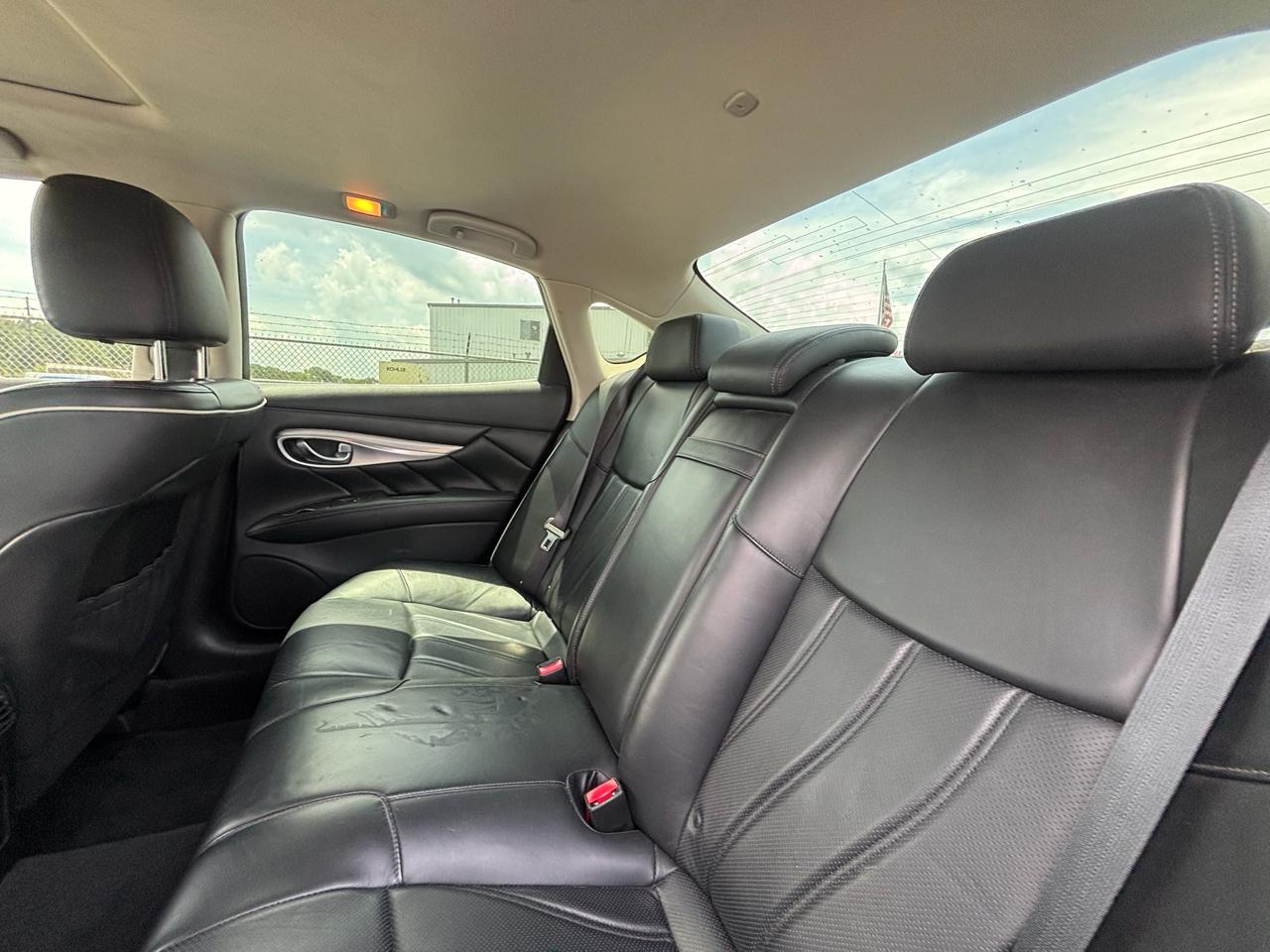 Infiniti Q70 37 2016
