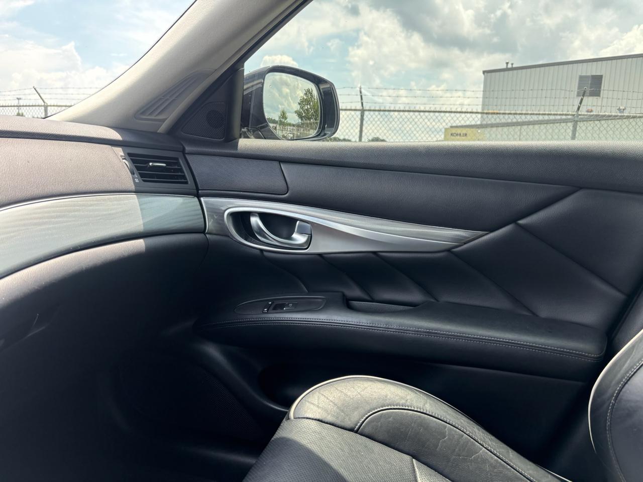 Infiniti Q70 37 2016