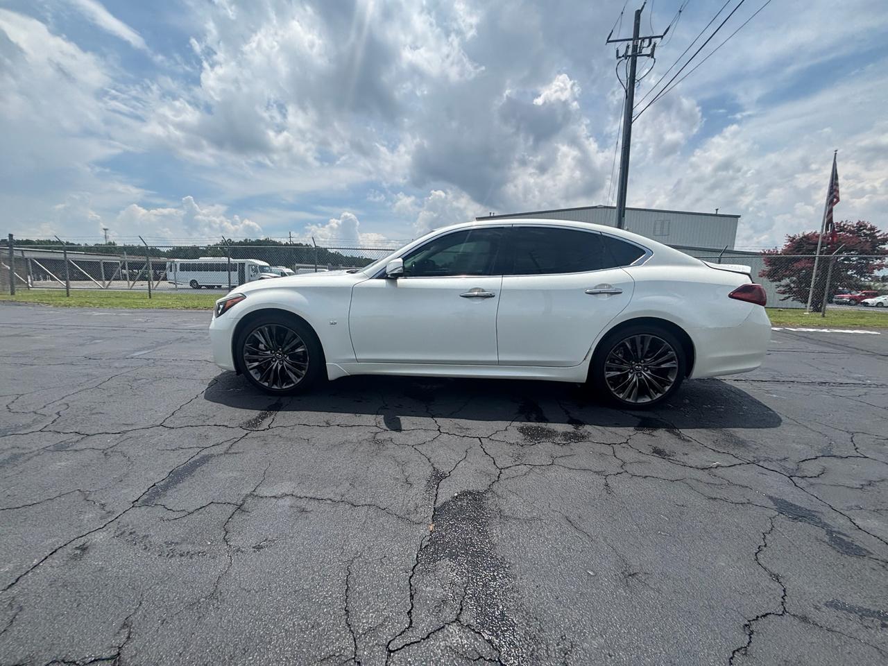 Infiniti Q70 37 2016