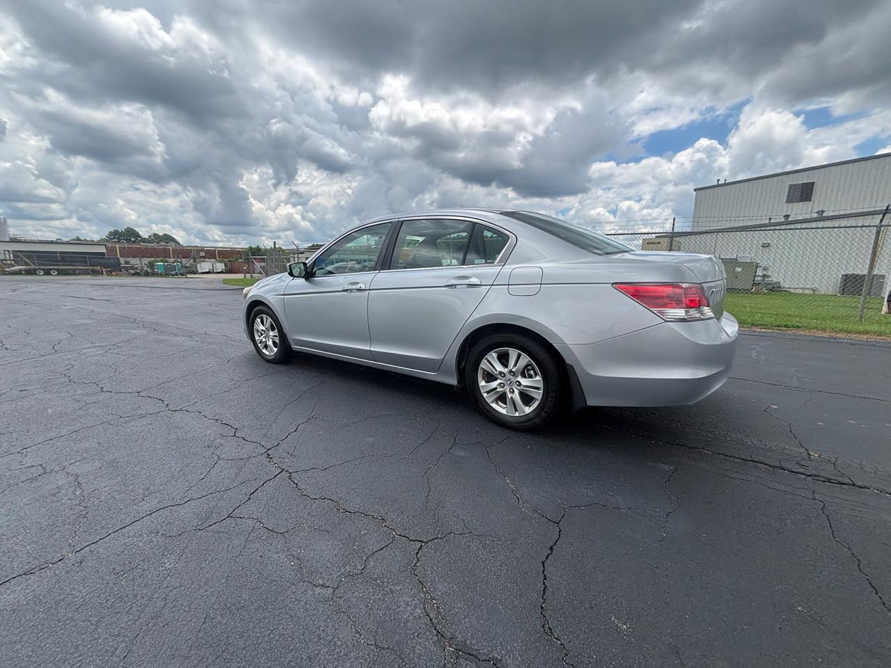 Honda Accord LX-P Sedan AT 2009