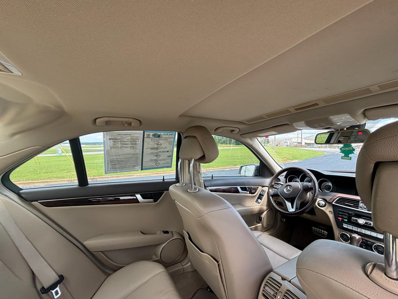 Mercedes-Benz C-Class C250 Luxury Sedan 2012