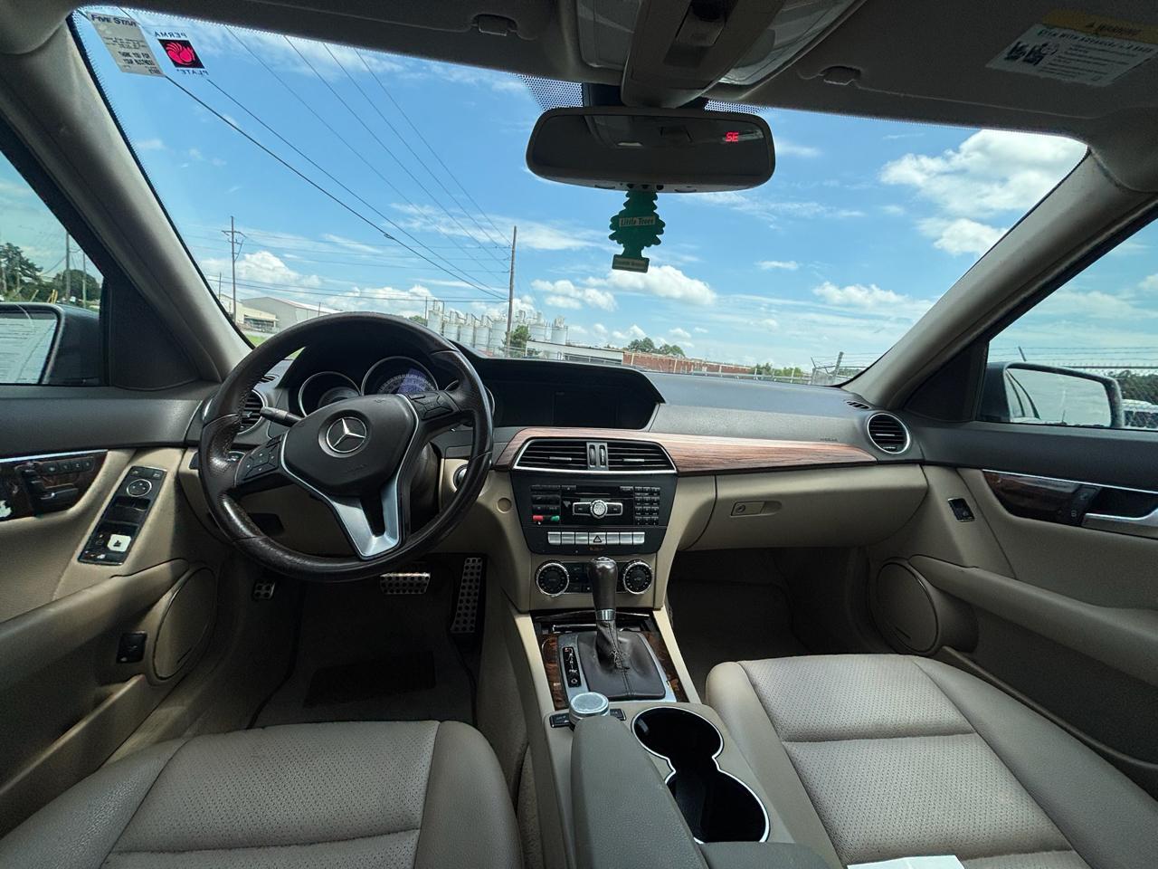 Mercedes-Benz C-Class C250 Luxury Sedan 2012