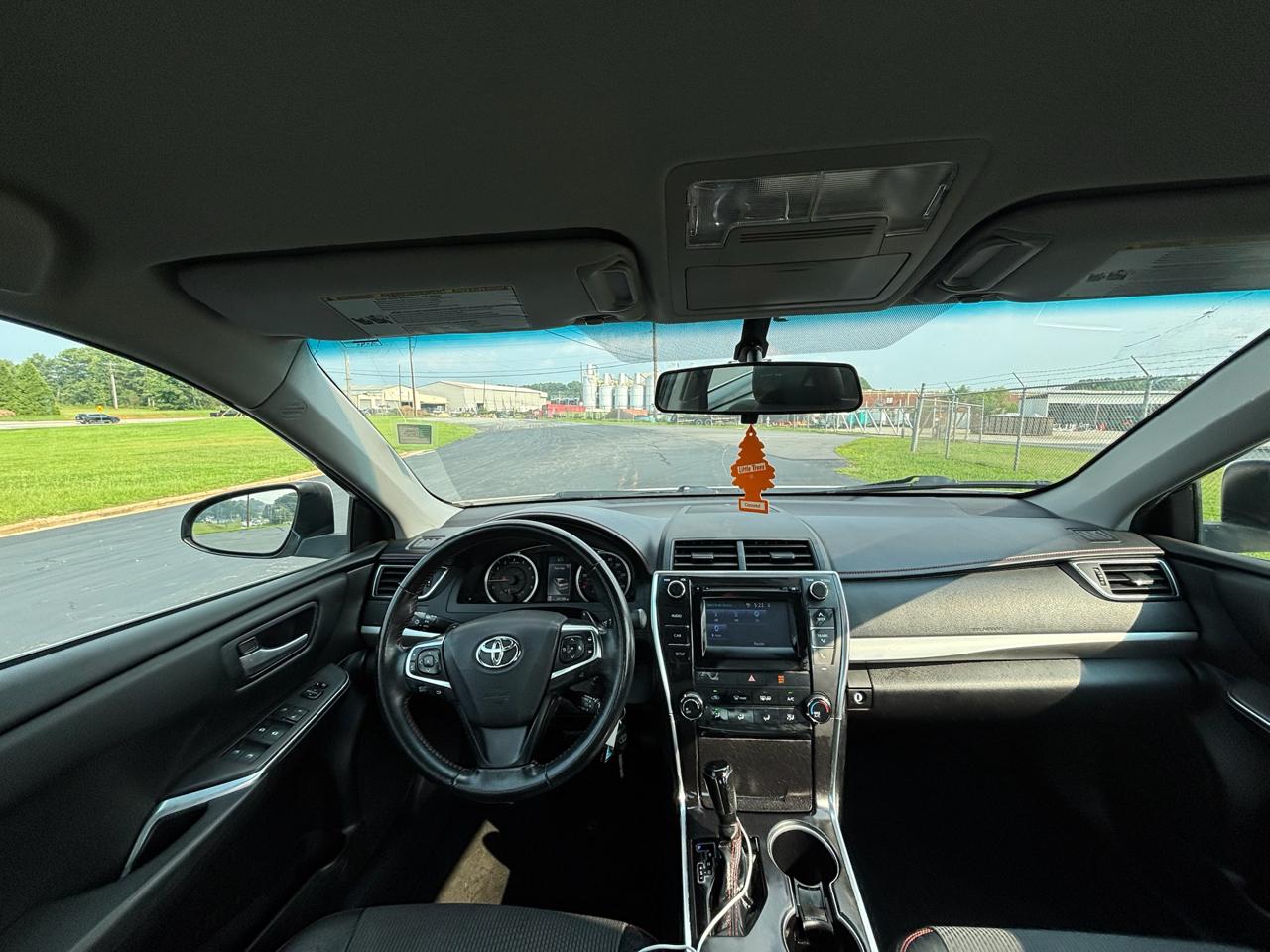 Toyota Camry SE 2017