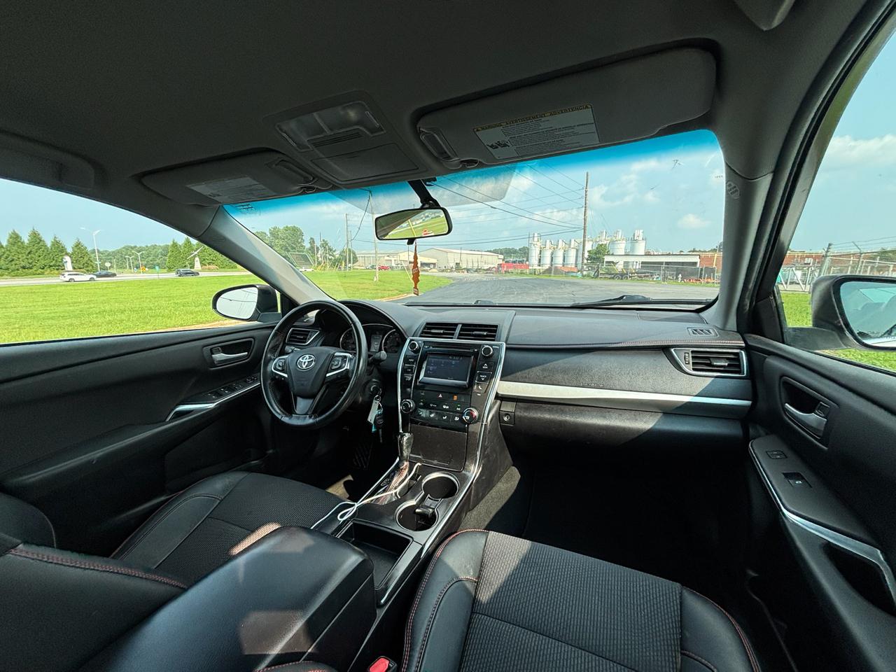 Toyota Camry SE 2017