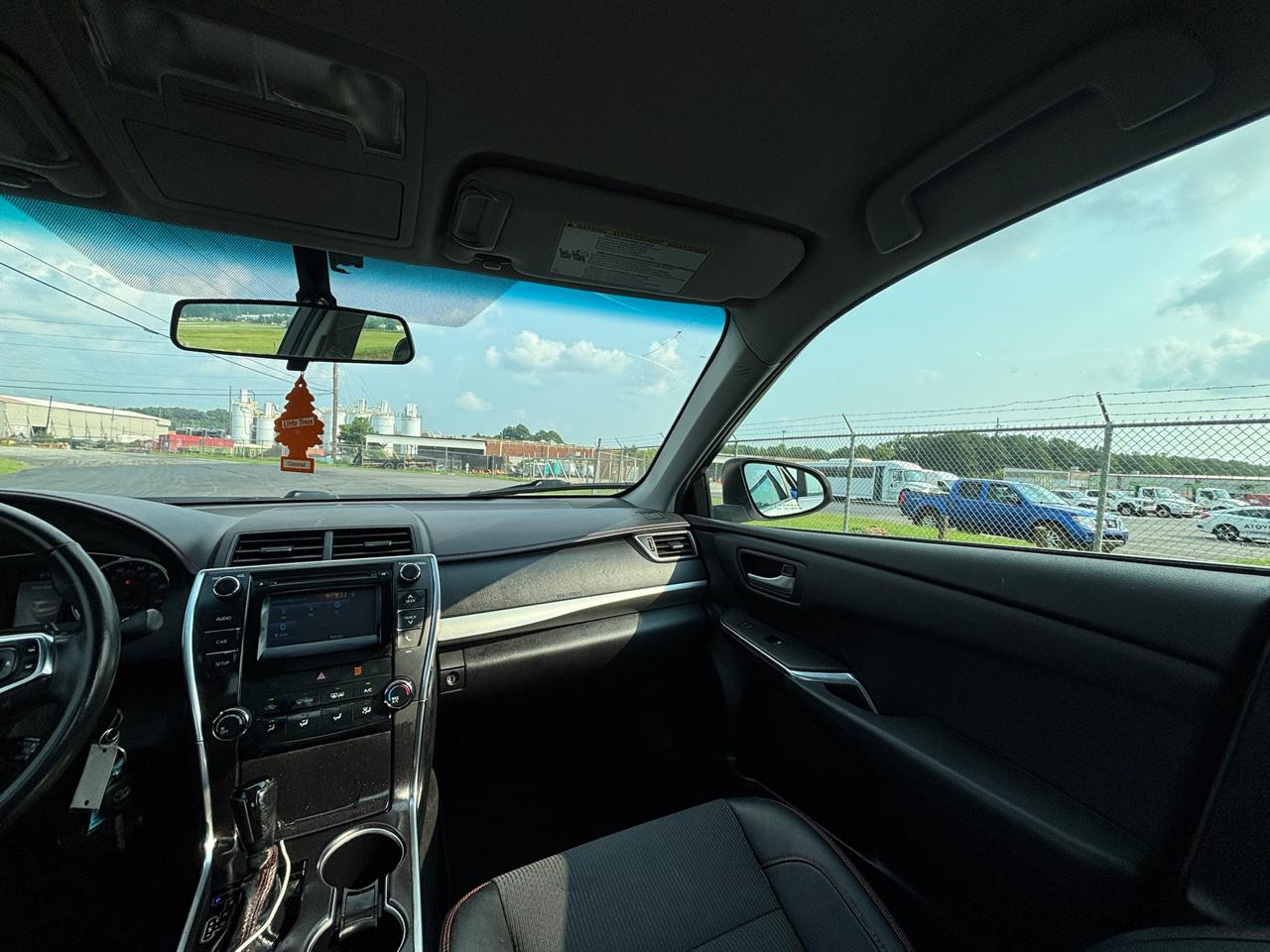 Toyota Camry SE 2017