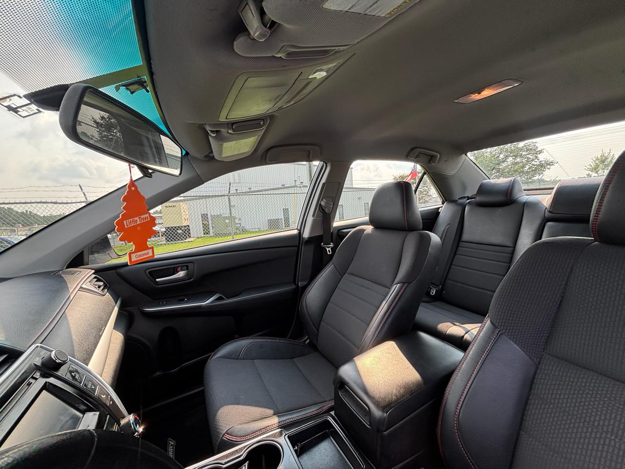 Toyota Camry SE 2017