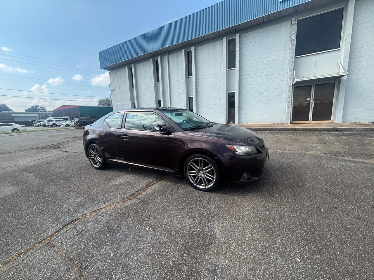 Toyota Scion tC photo 2