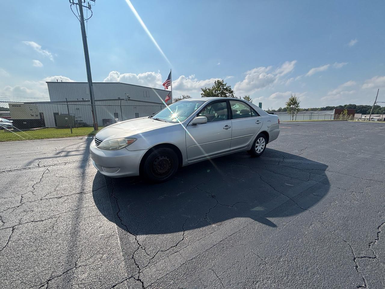 Toyota Camry photo 3
