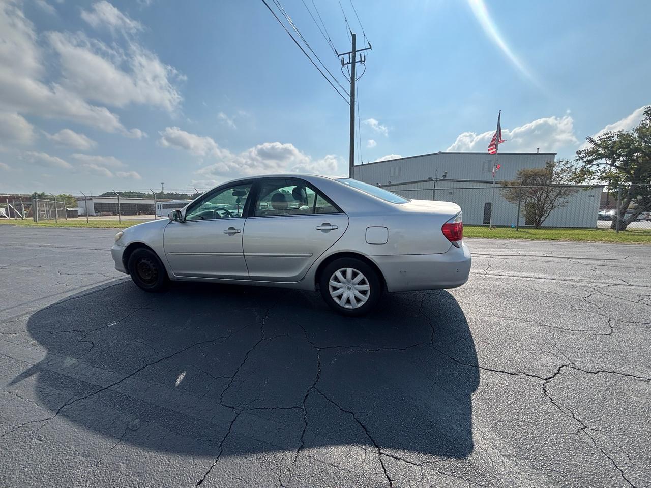Toyota Camry photo 6
