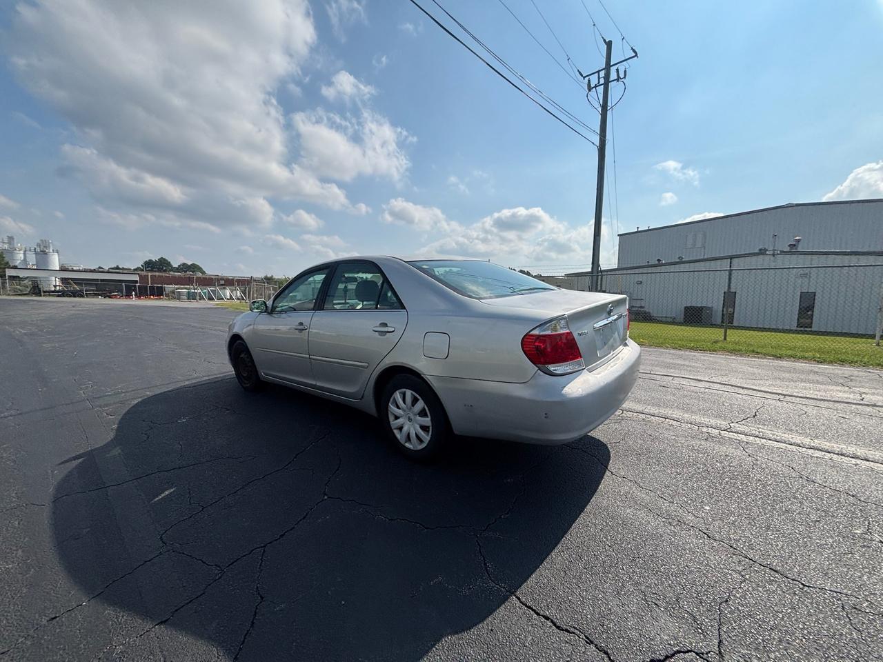 Toyota Camry photo 7