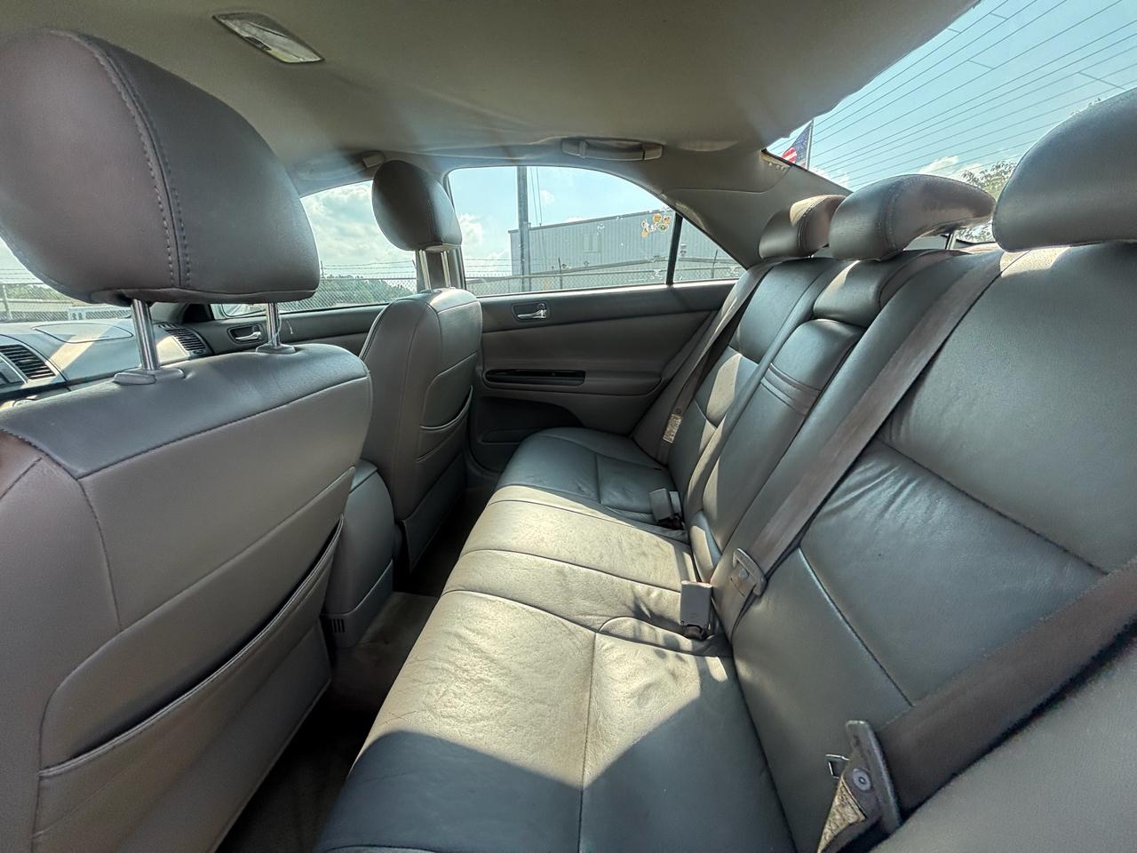 Toyota Camry photo 19