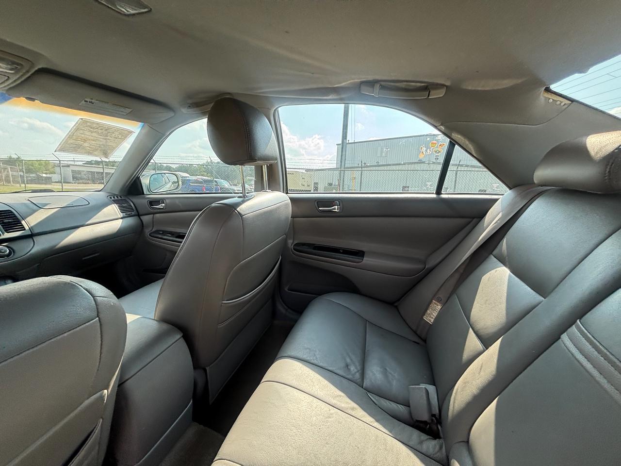 Toyota Camry photo 21