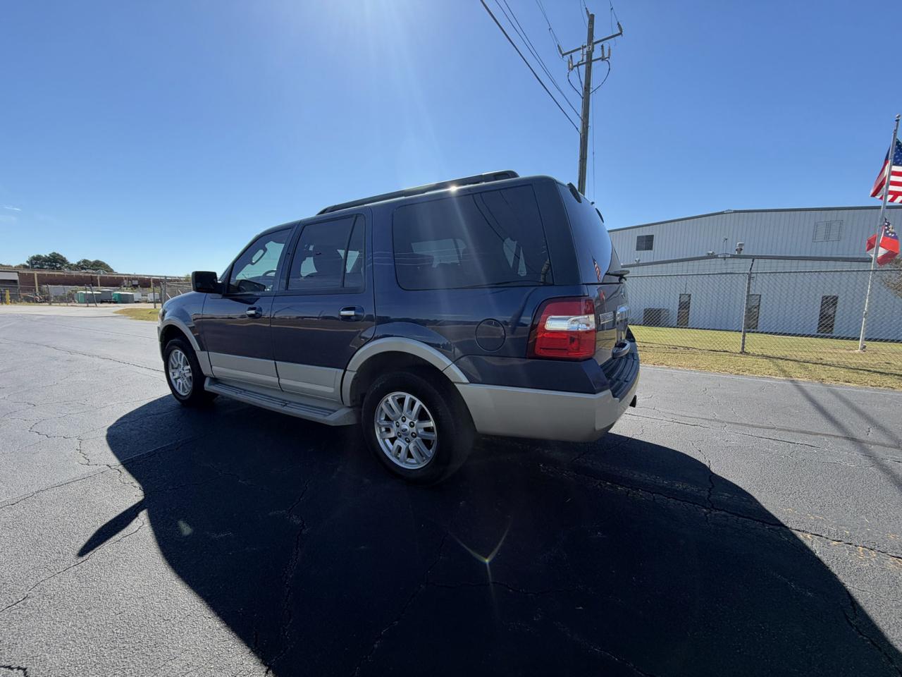 Ford Expedition photo 8