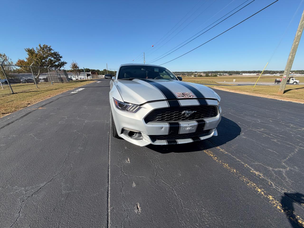 Ford Mustang photo 6