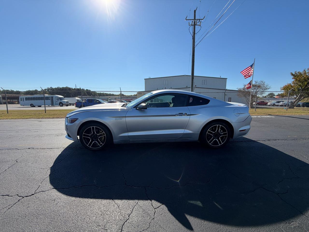 Ford Mustang photo 17