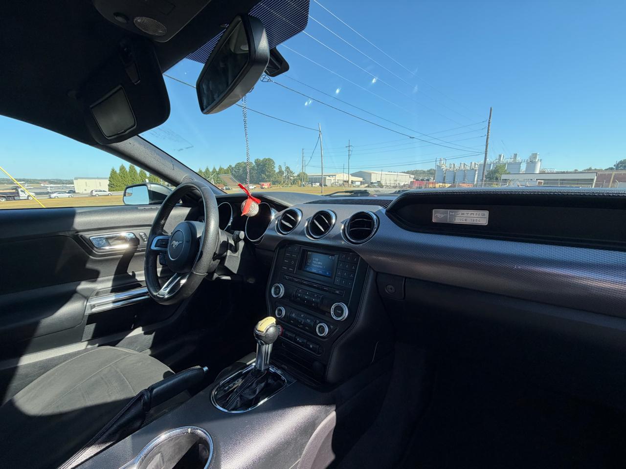 Ford Mustang photo 27