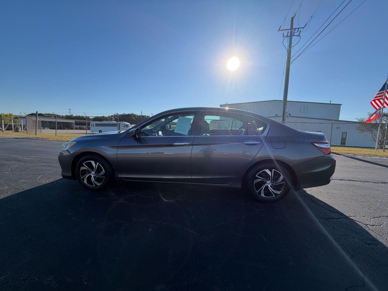 Honda Accord photo 3