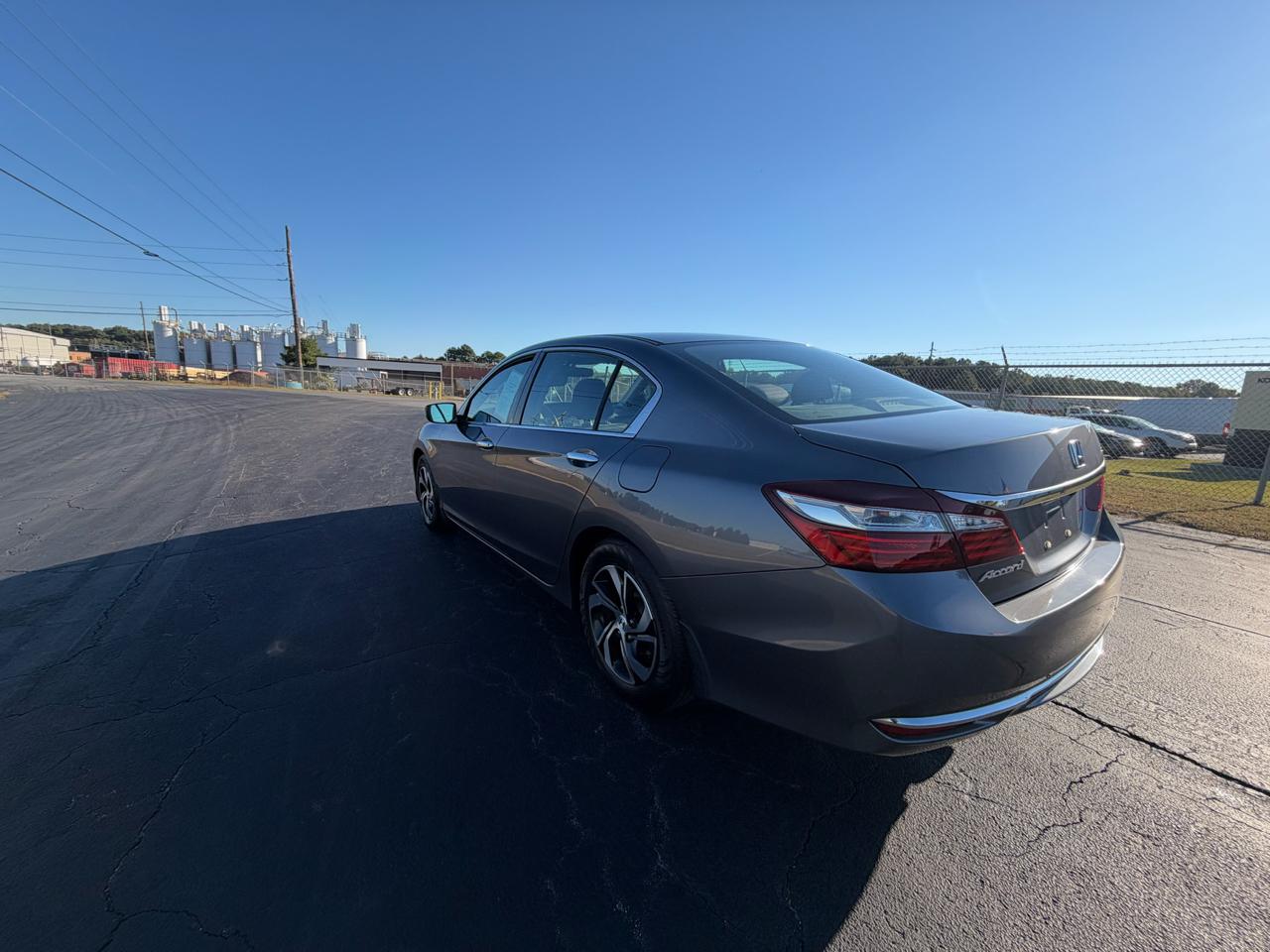 Honda Accord photo 5