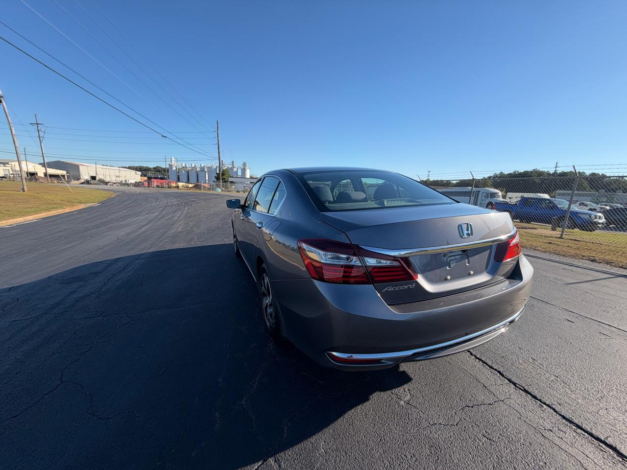 Honda Accord photo 6