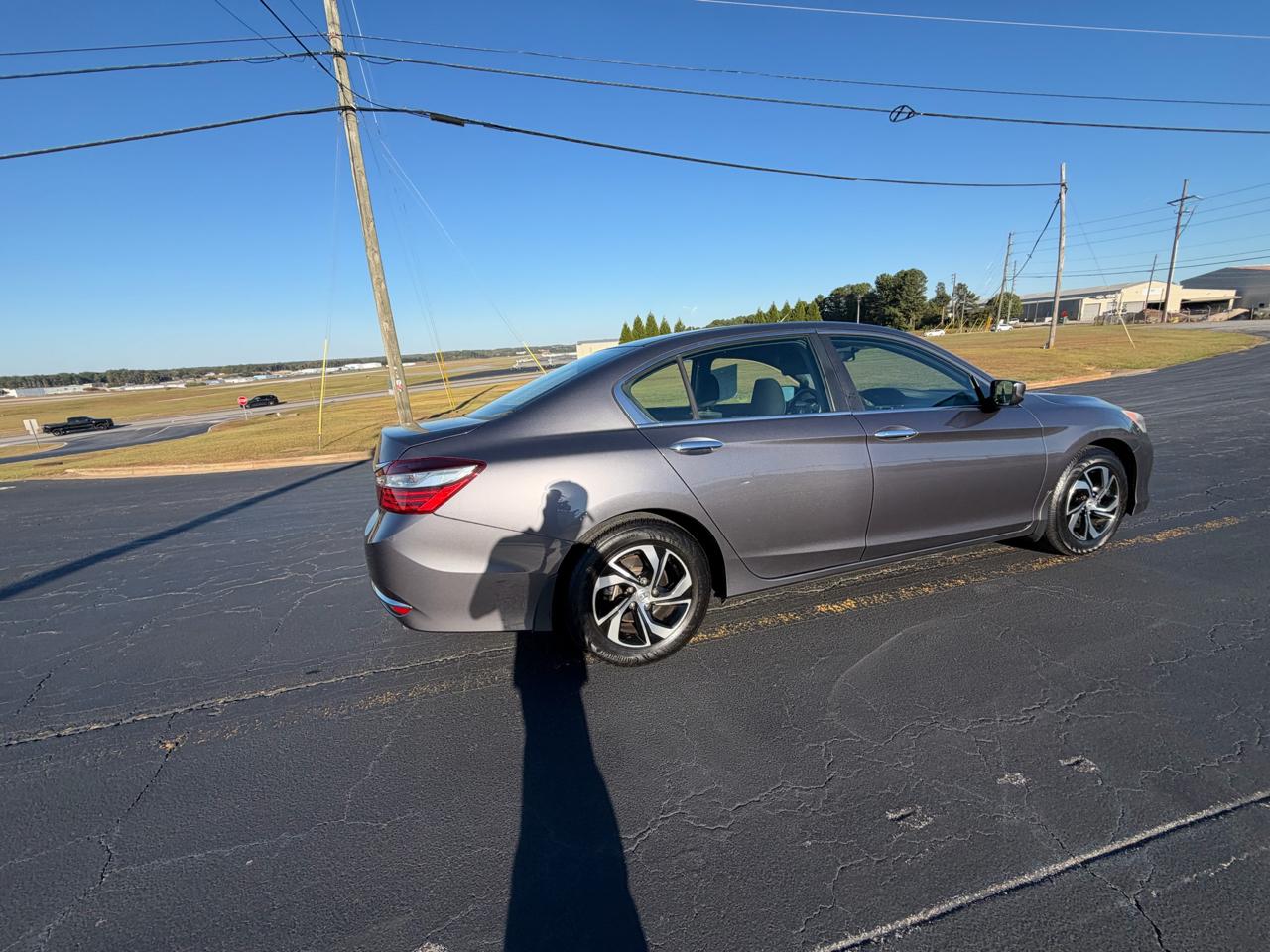 Honda Accord photo 8