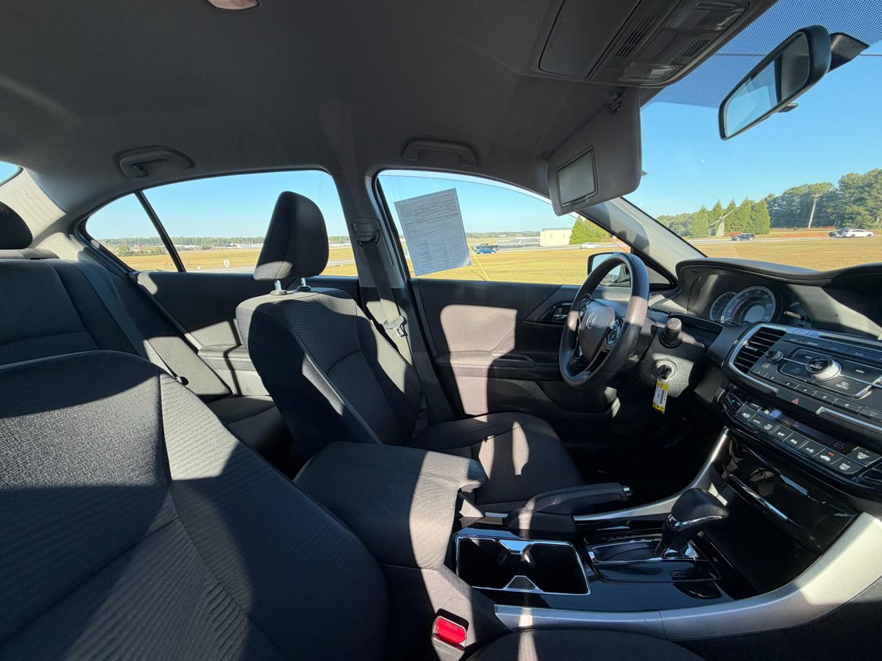 Honda Accord photo 20